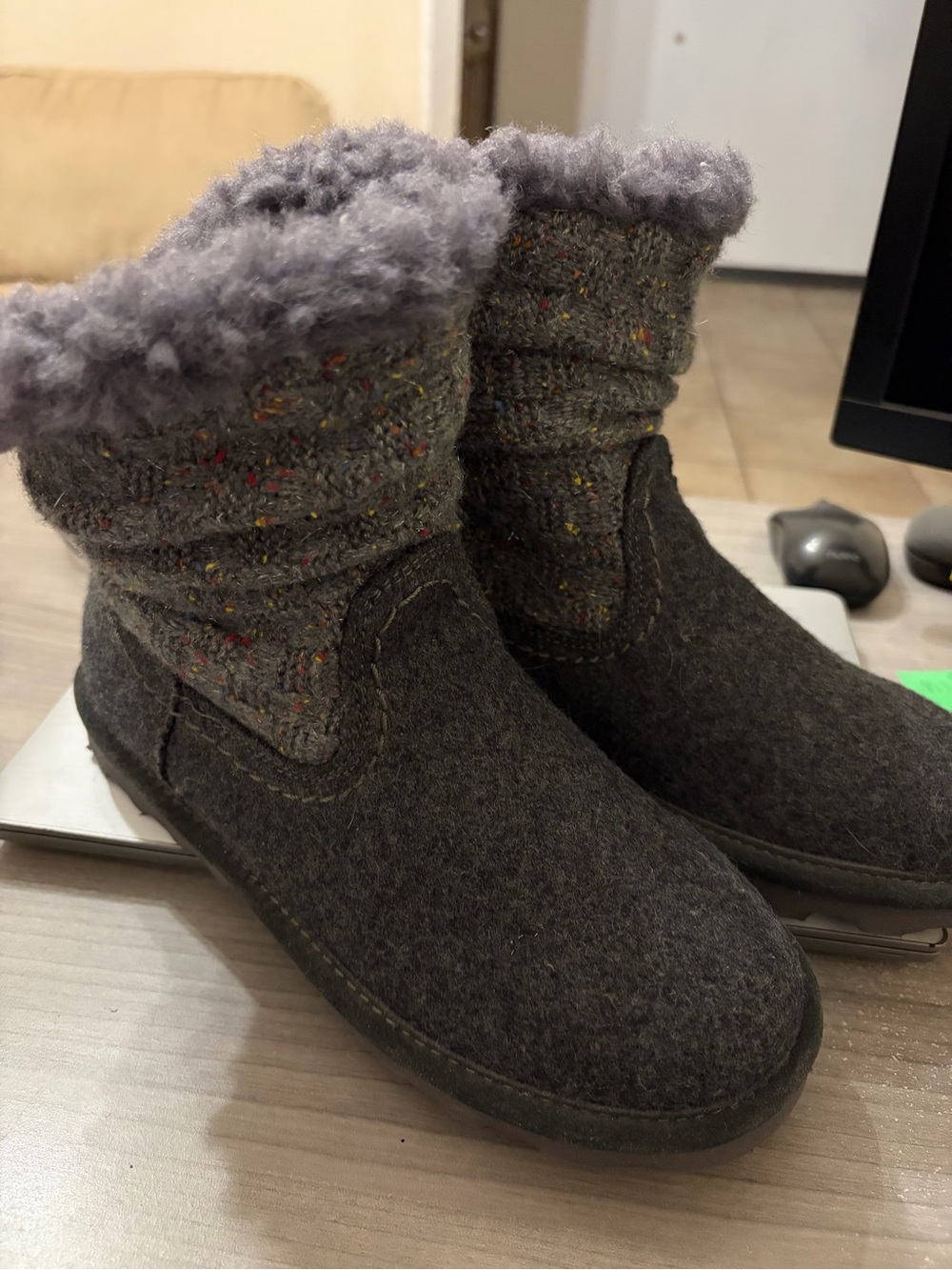 Size 7 Bear paw Women's Gray Fleece-Lined Winter Booties Never Worn